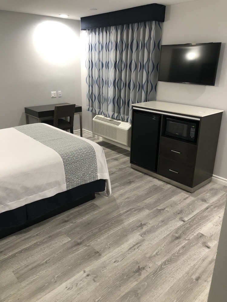Travelodge Inn Suites By Wyndham West Covina 24/36