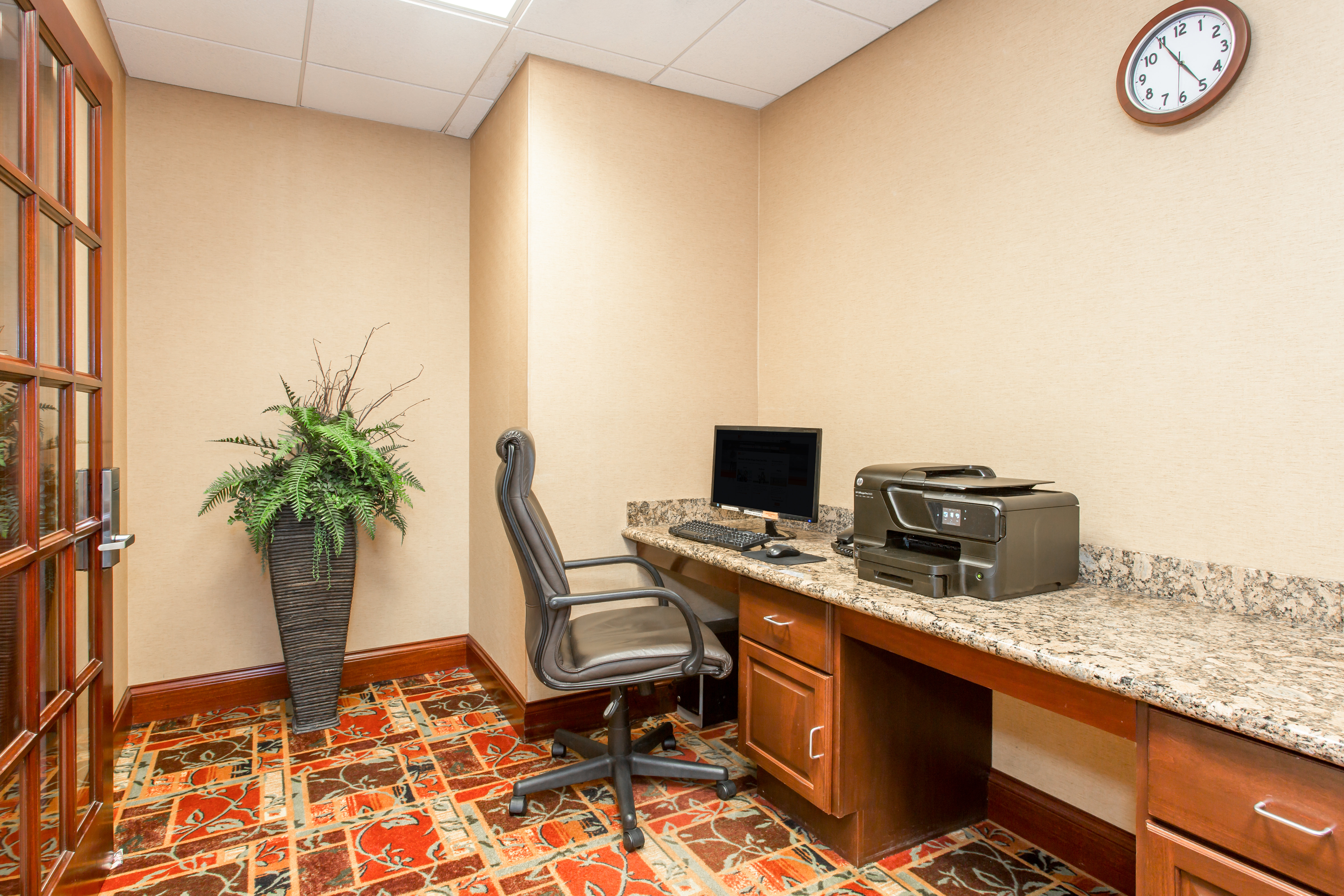 Holiday Inn Express Hotel Suites Bloomington 44/49