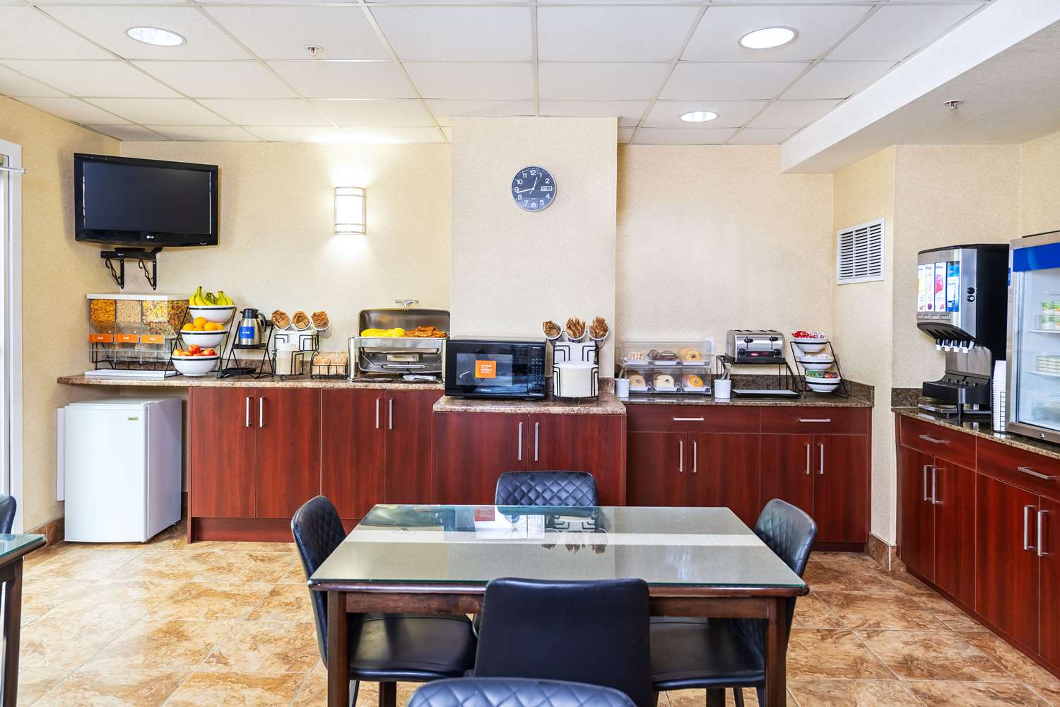 Comfort Inn And Suites Edson Yellowhead Highway 16/20
