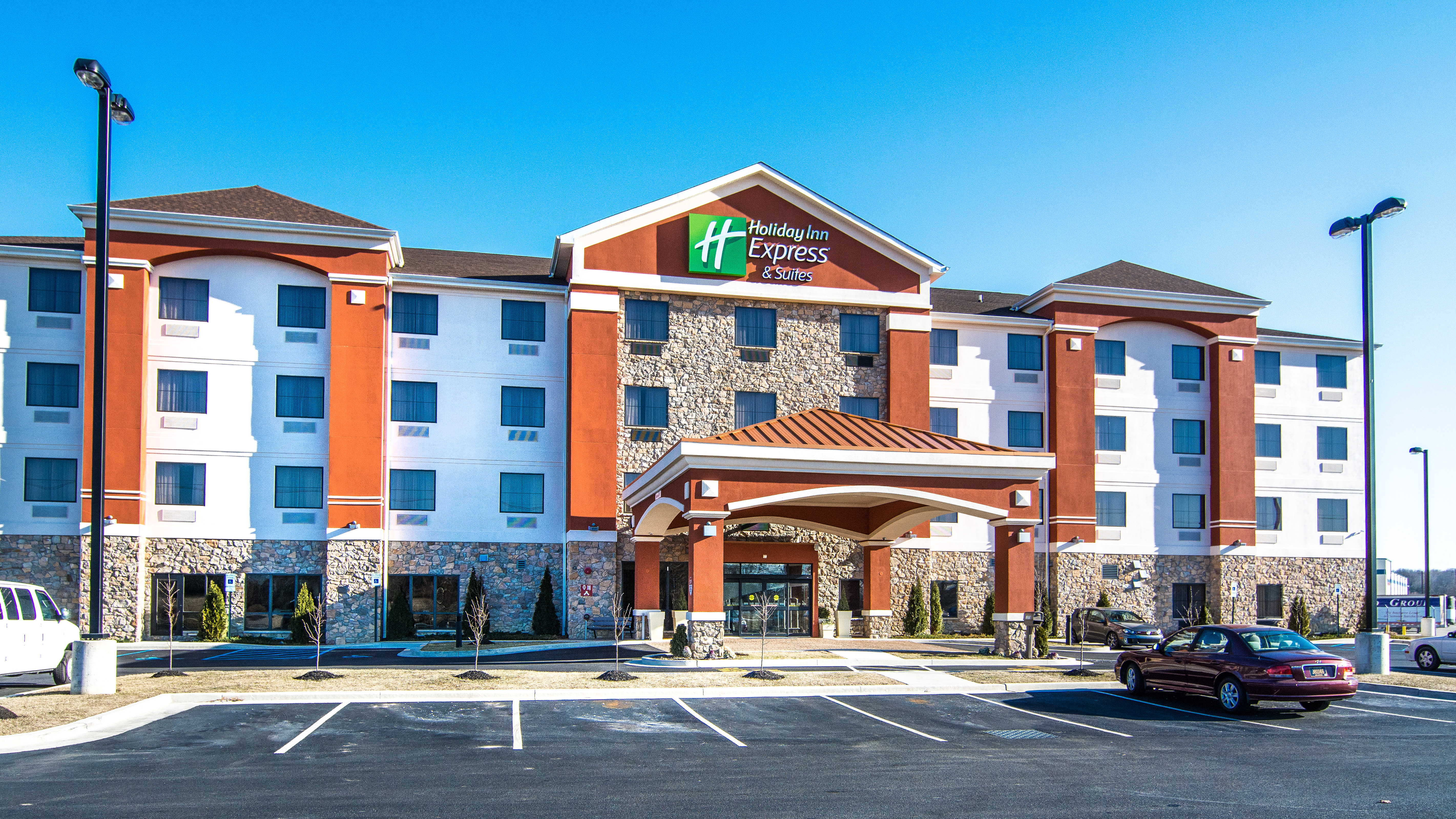 Holiday Inn Express Suites Elkton University Area 19/19