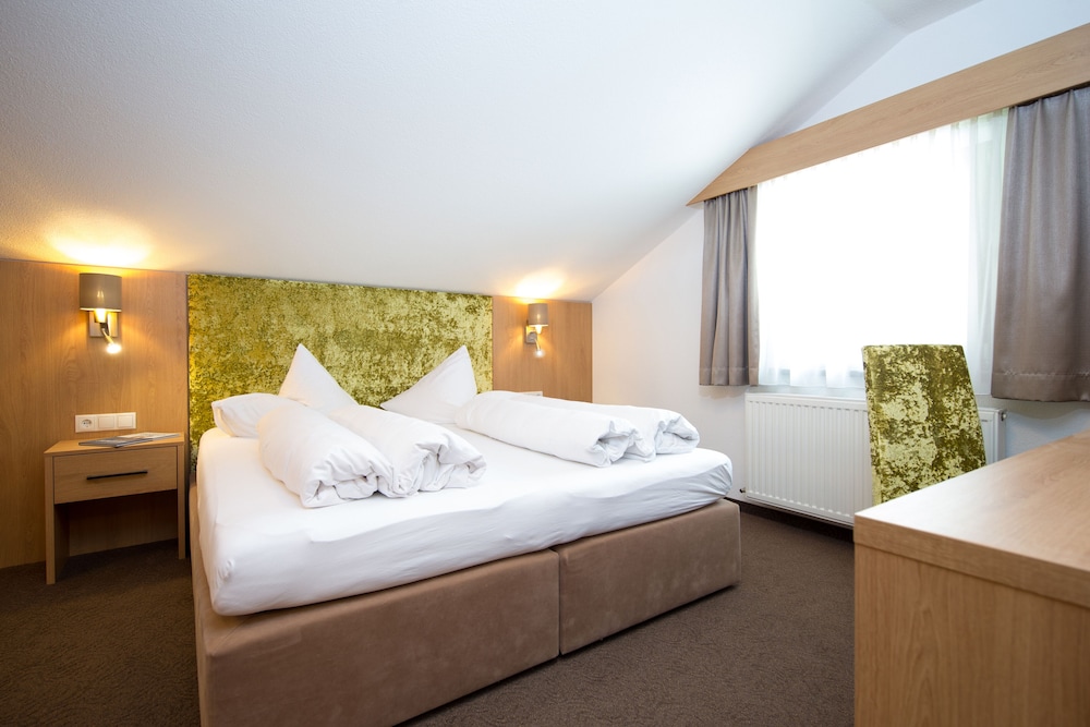 Hotel Tyrol 25/58
