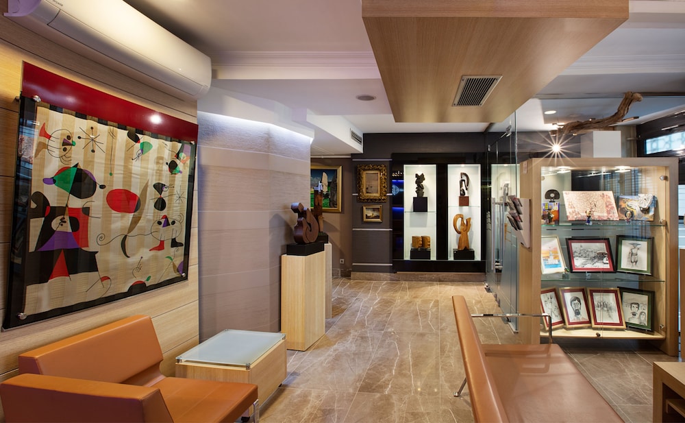 Gallery Residence And Boutique Hotel 52/72