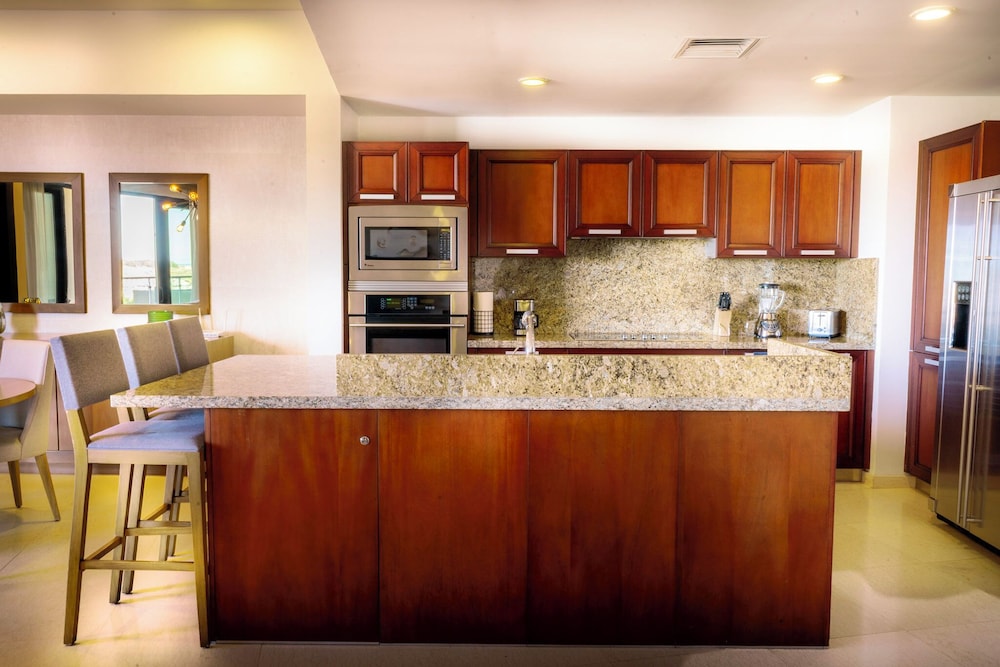 Puerta Cortes Residences 9/48
