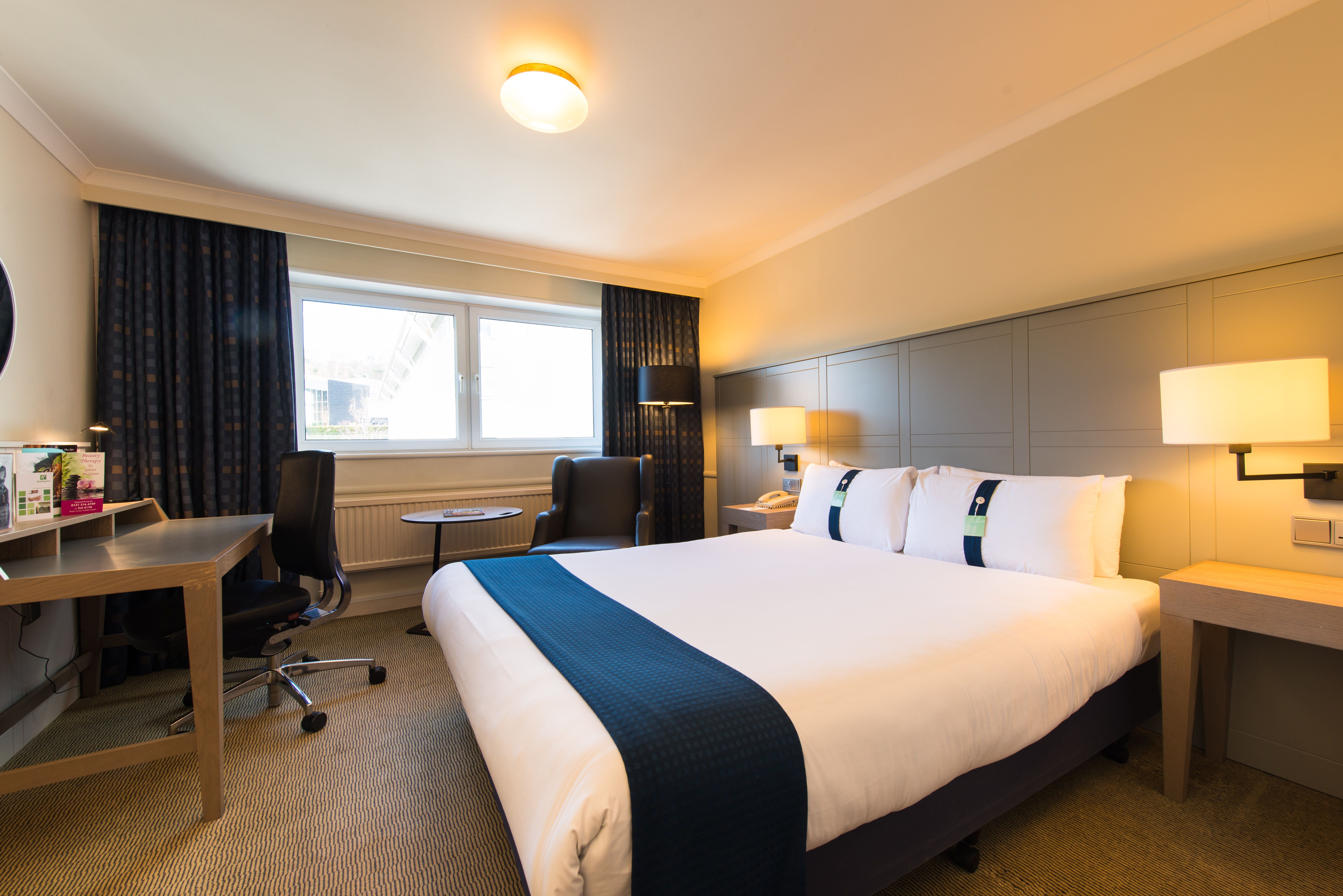 HOLIDAY INN EDINBURGH 22/80