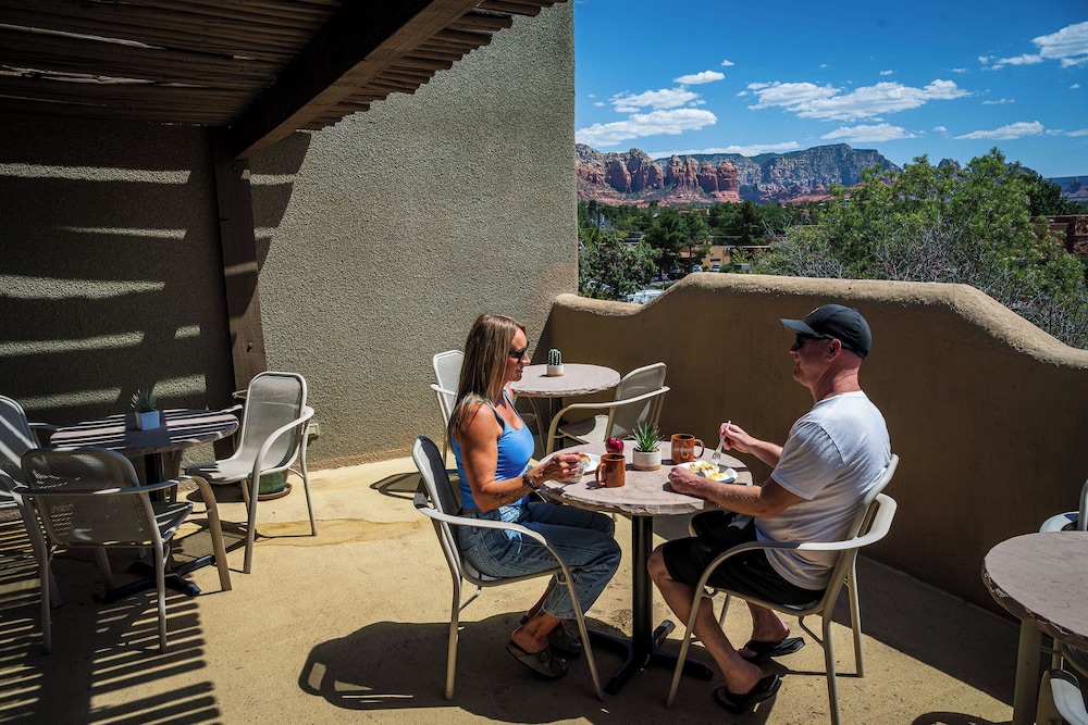 Southwest Inn at Sedona 60/72