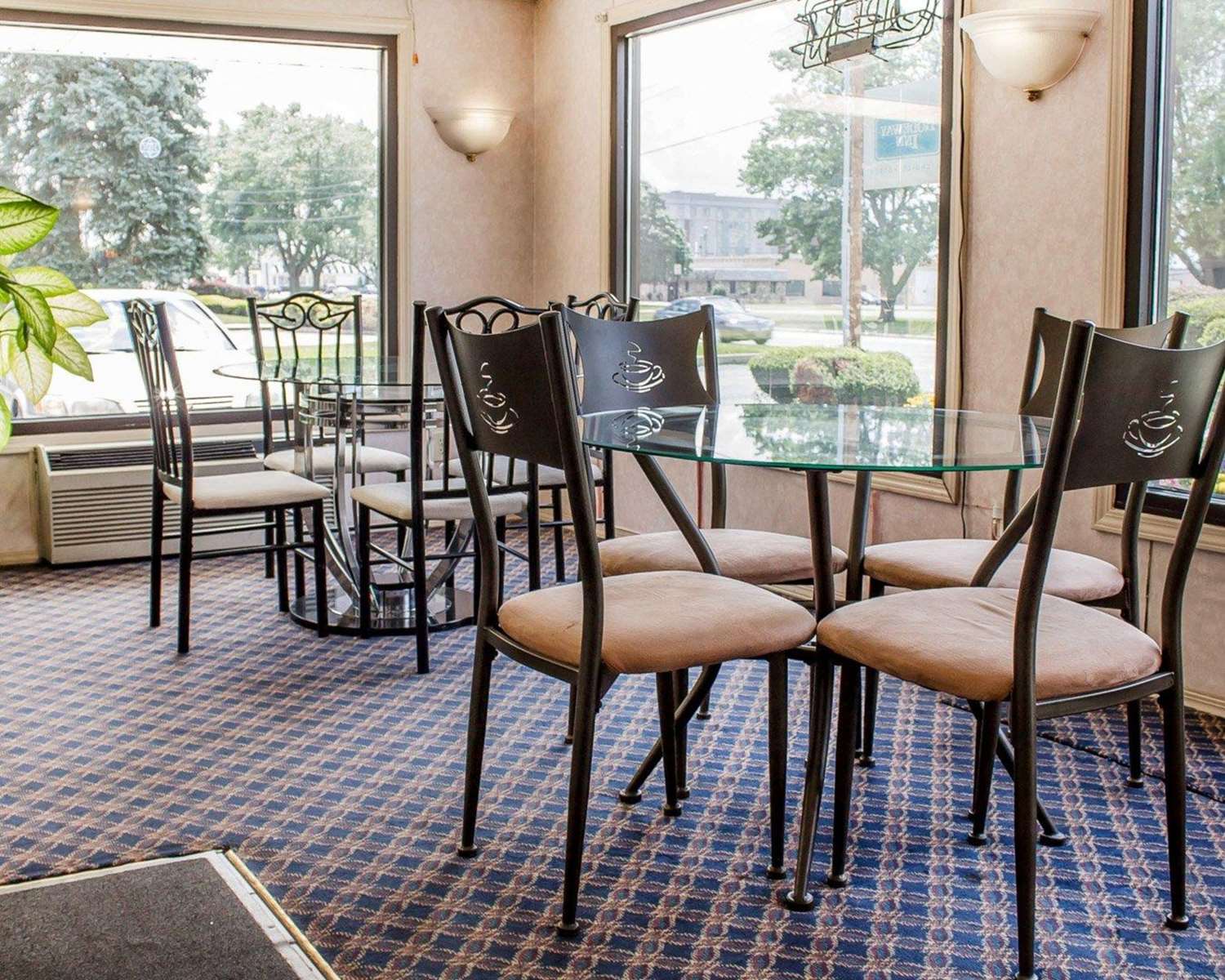 Rodeway Inn Findlay University Area 34/43