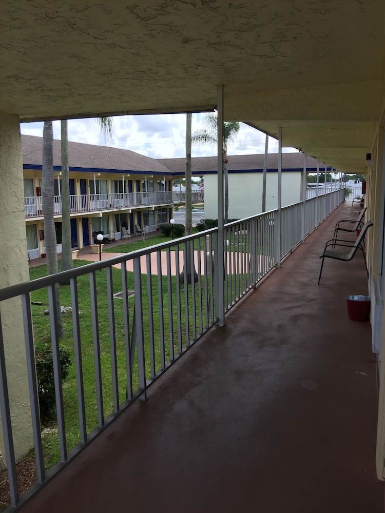 Rodeway Inn Sun City Center 3/46