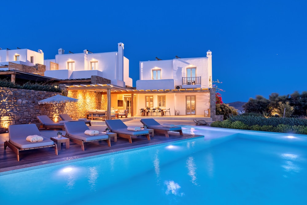 M Mykonos Villas 37/50