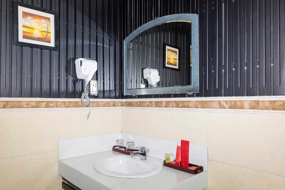 Adina Hotel 50/50