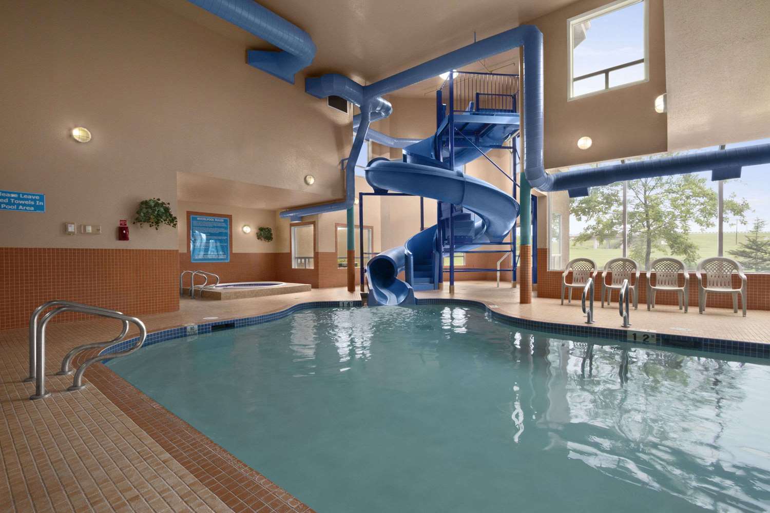Days Inn Red Deer 14/28