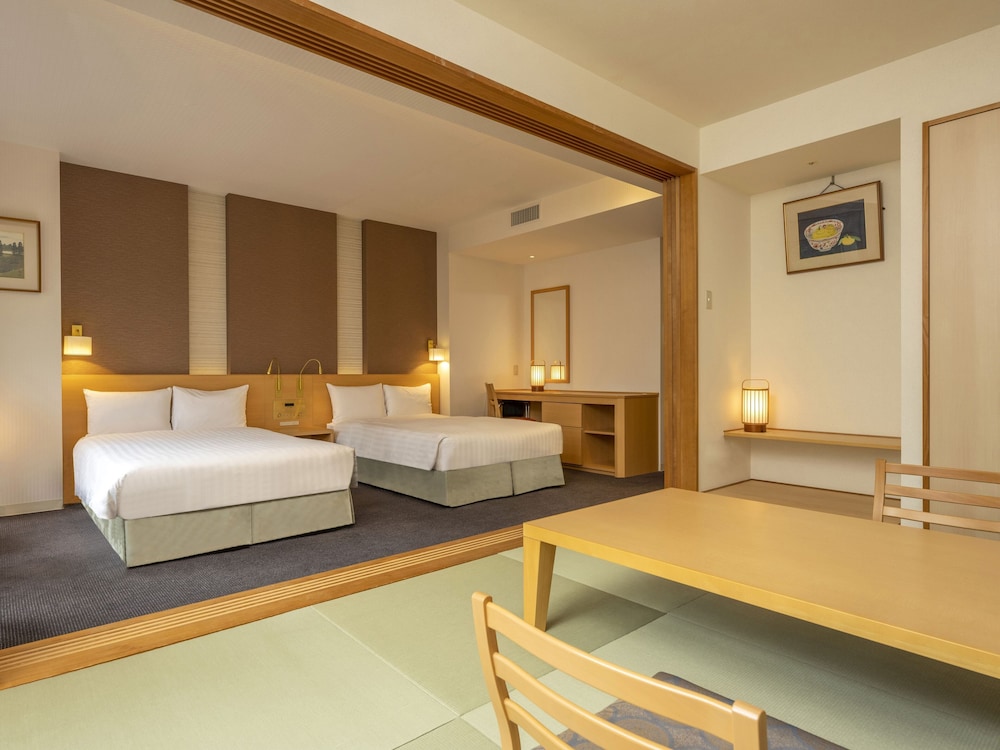 Kamenoi Hotel Kamogawa (ex. Kanpo no Yado Kamogawa) 11/67