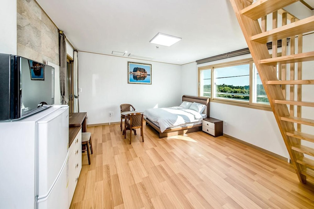 Seogwipo Gaetkkeusi Pension 7/21