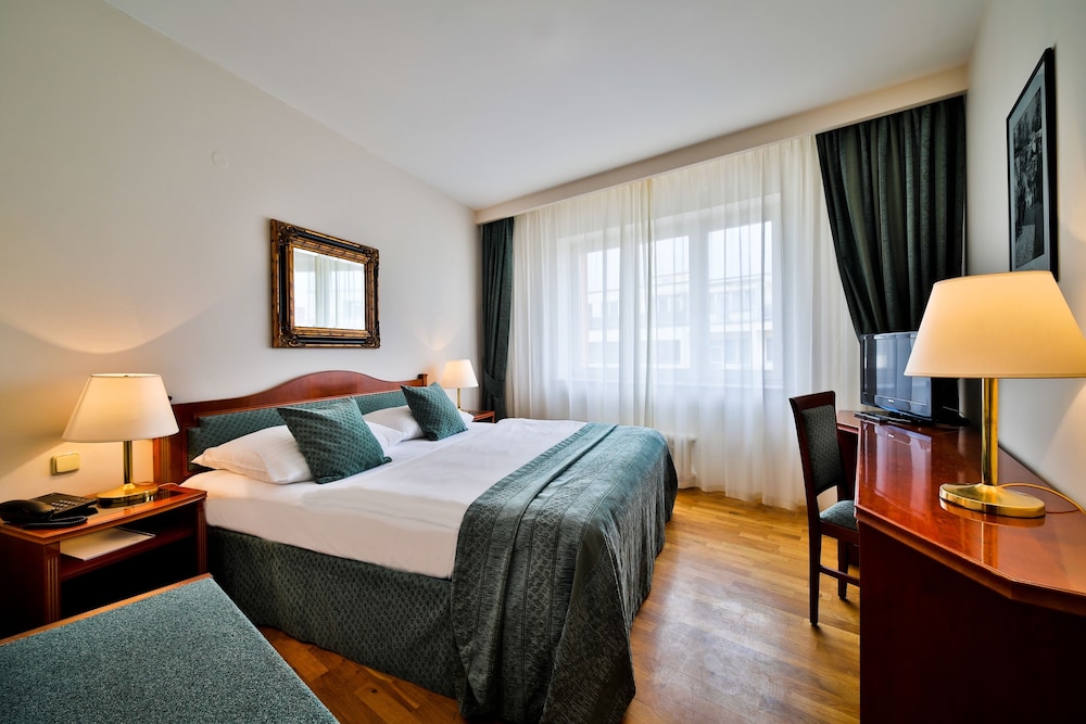 Belvedere Hotel 18/71