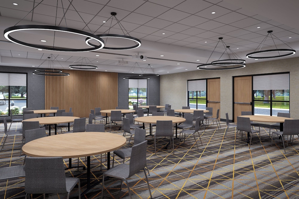 Holiday Inn Port Arthur Park Central By IHG 54/64
