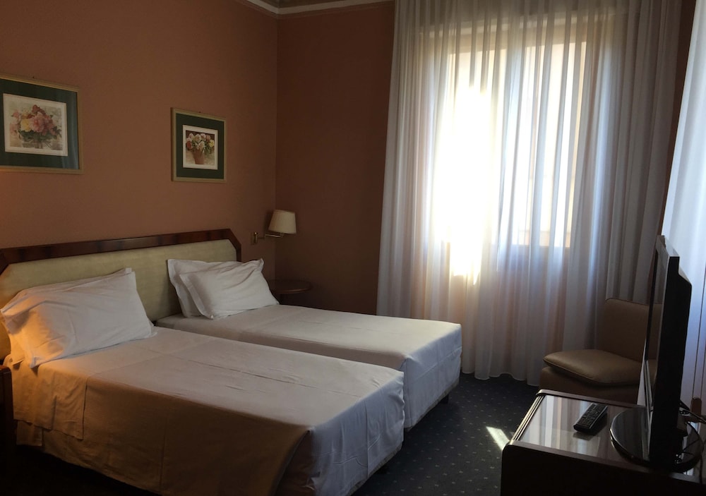 STANDARD, TWIN BEDS