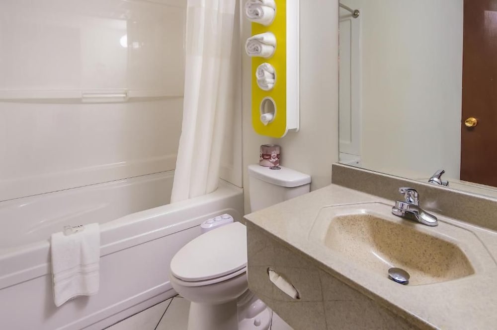 Motel6 Lethbridge Ab 54/62