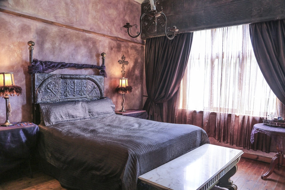 Green Acorn Guesthouse 7/24