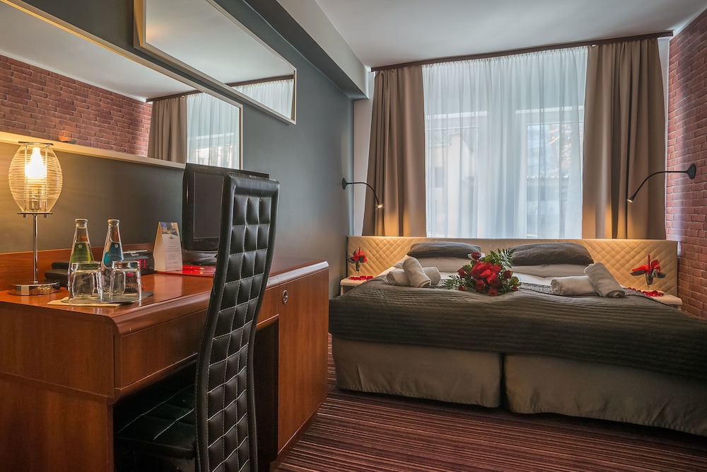 Delta Hotel 32/50