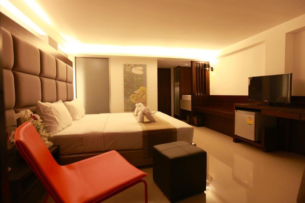 The Bangkok Major Suite 42/50