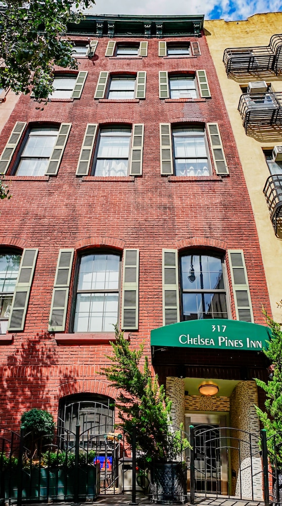 Chelsea Pines Inn photo1