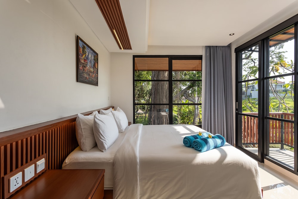 DELUXE, BALCONY