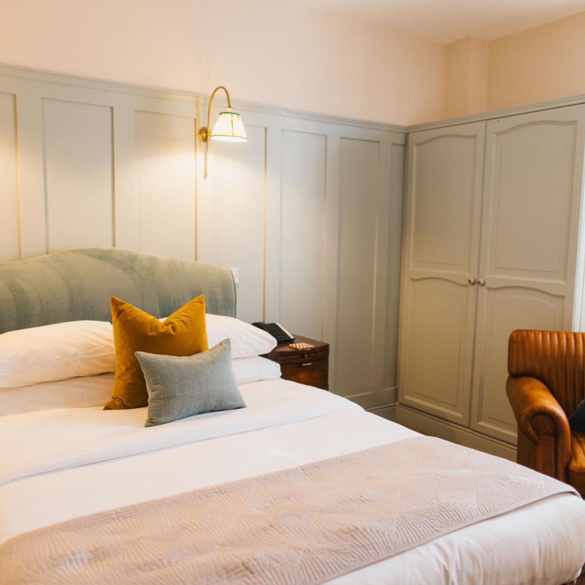 Room, Double Bed