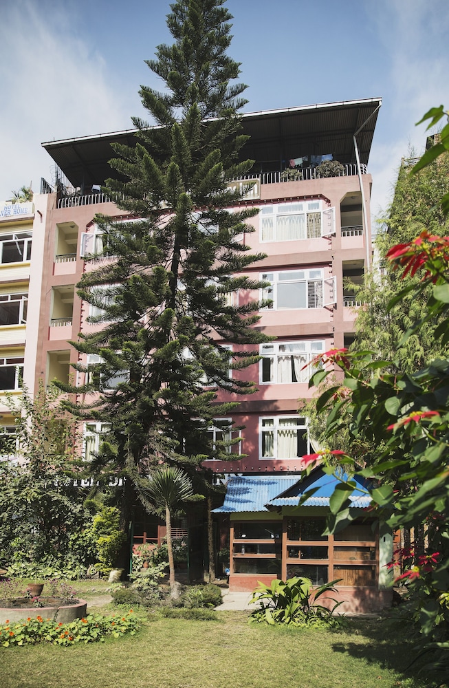 Hotel Discovery Inn 4/49