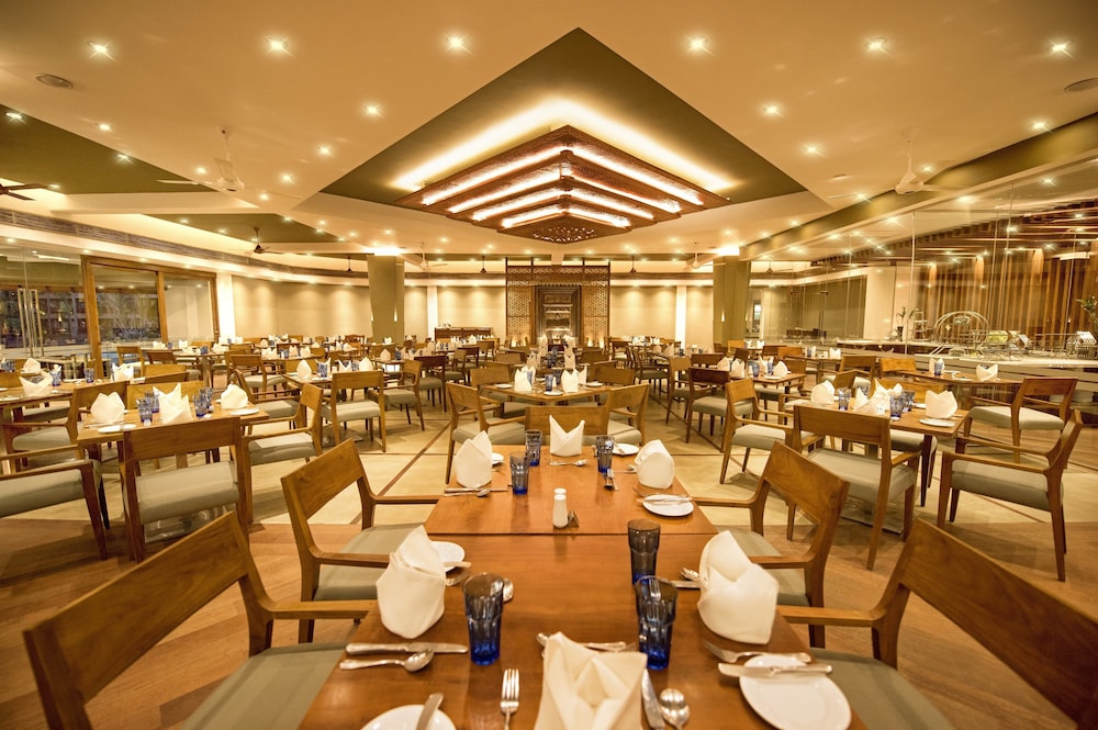 Royal Palms Beach Hotel 44/66