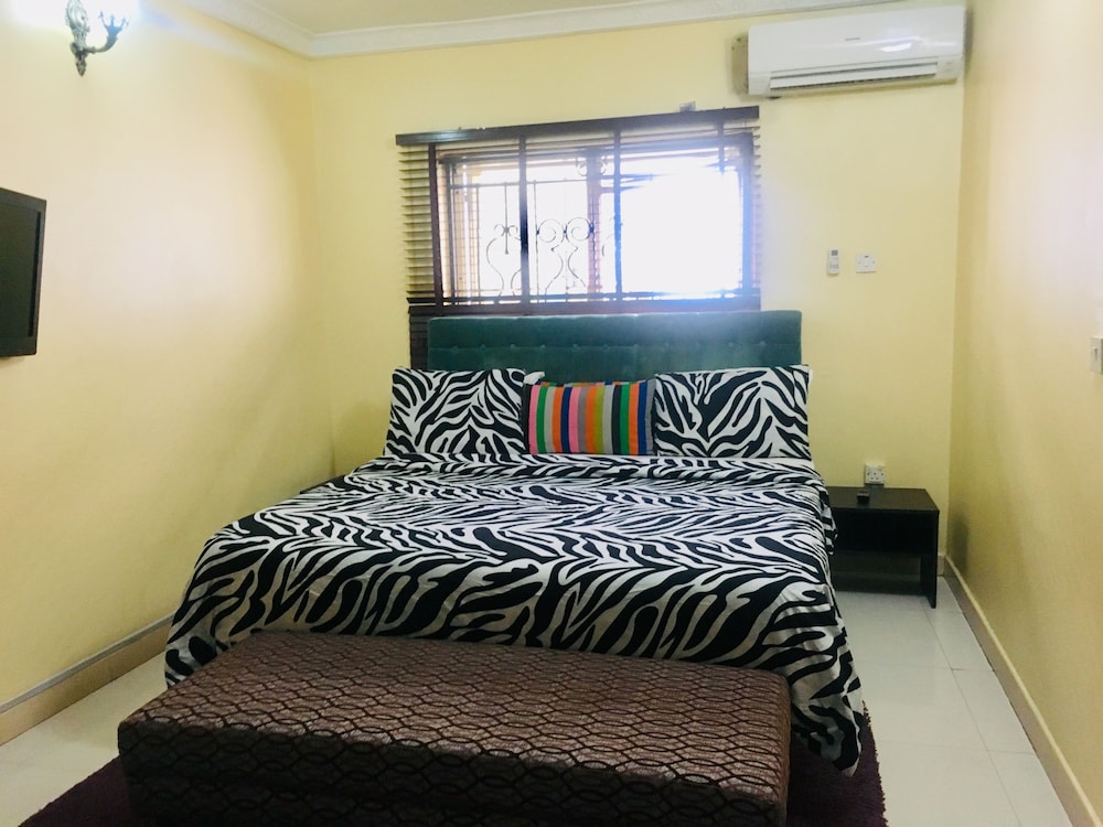 Topaz Luxury Suites & Apartments 12/40