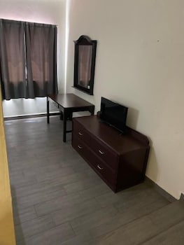 Hotel Plaza Del Arco 32/50