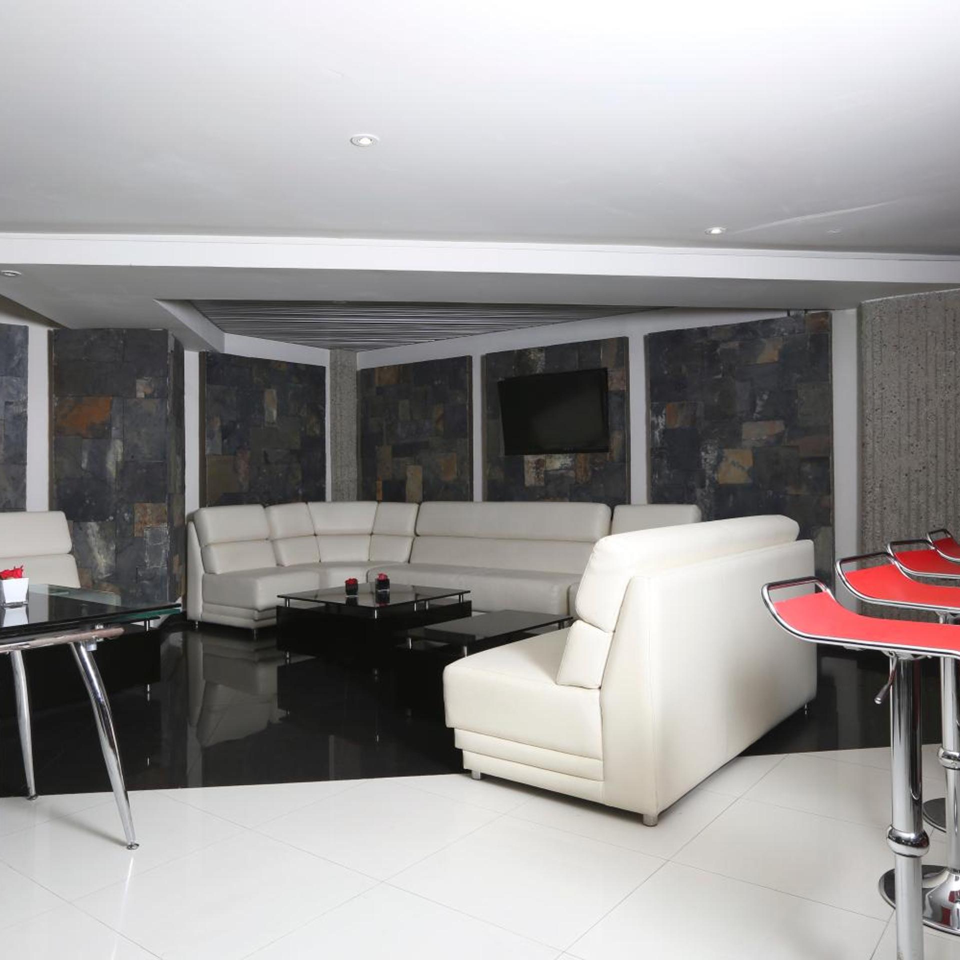Suites 108 39/55