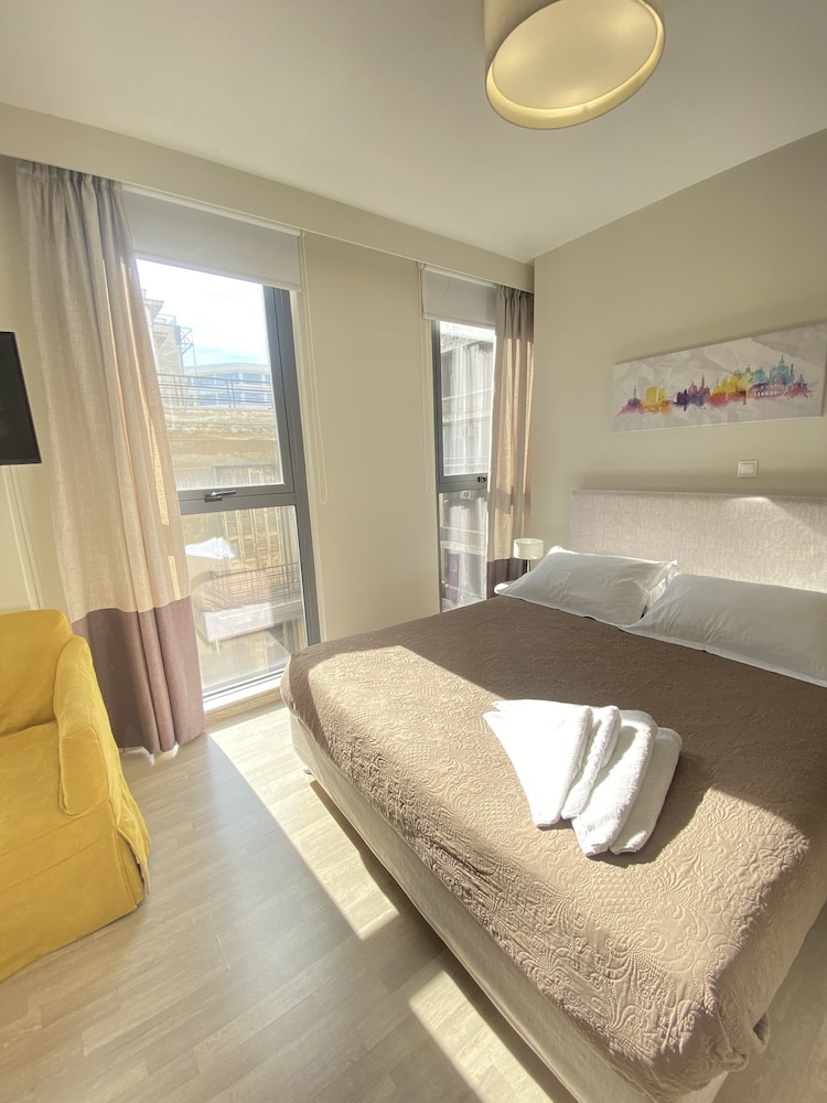 Tins Hotel City 25/50