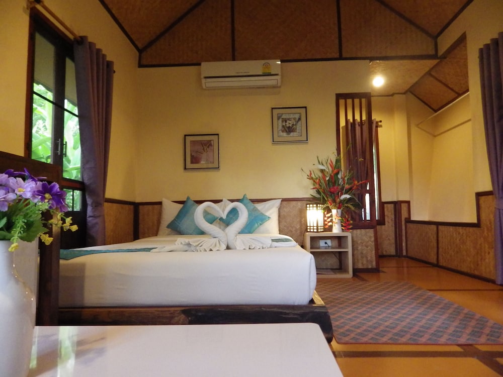 PURA VIDA PAI RESORT 23/65