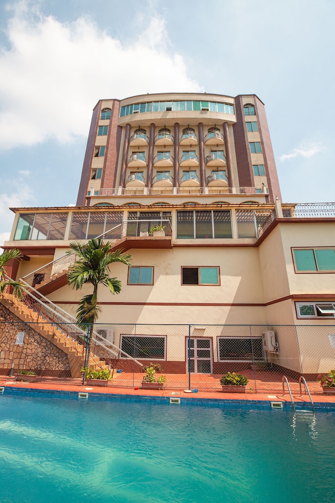 Felicia Hotel 3/72