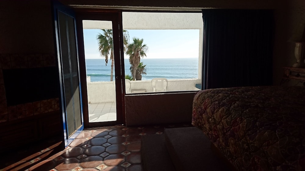 Las Rocas Resort Spa 44/50