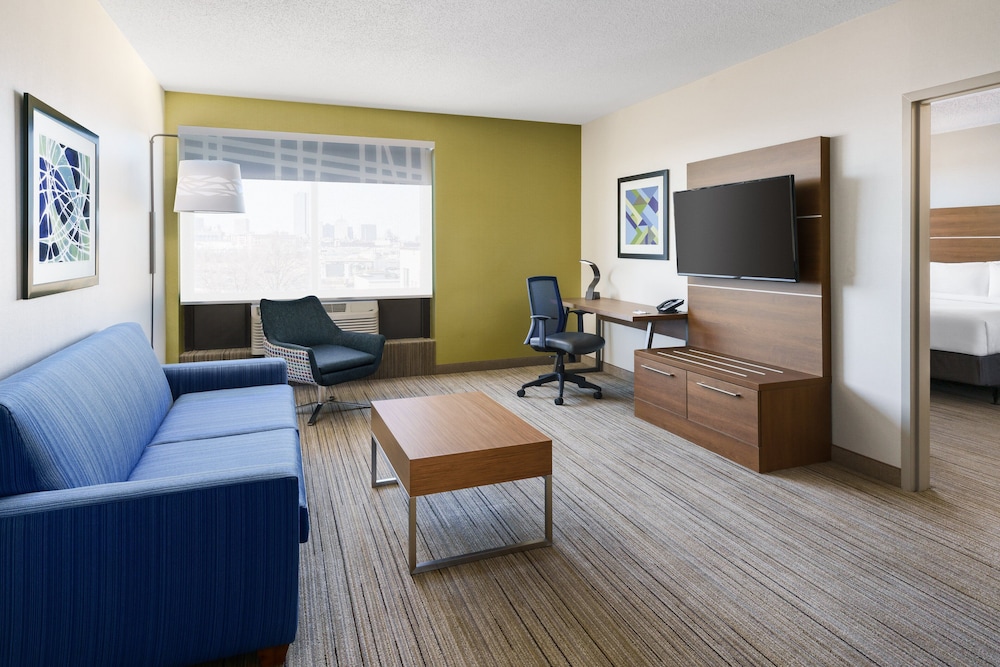 Holiday Inn Express Boston 41/63