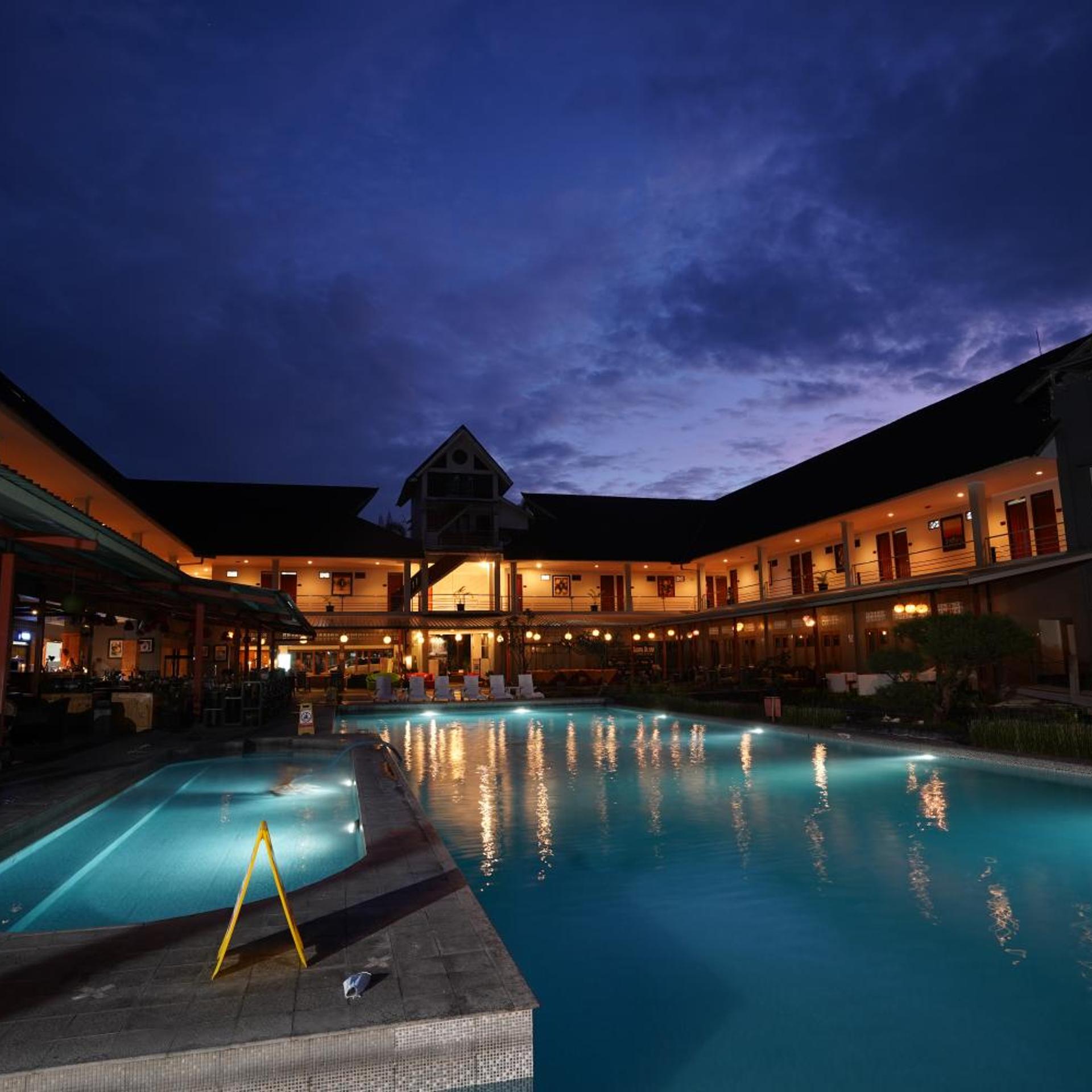 Sabda Alam Hotel Resort 40/42