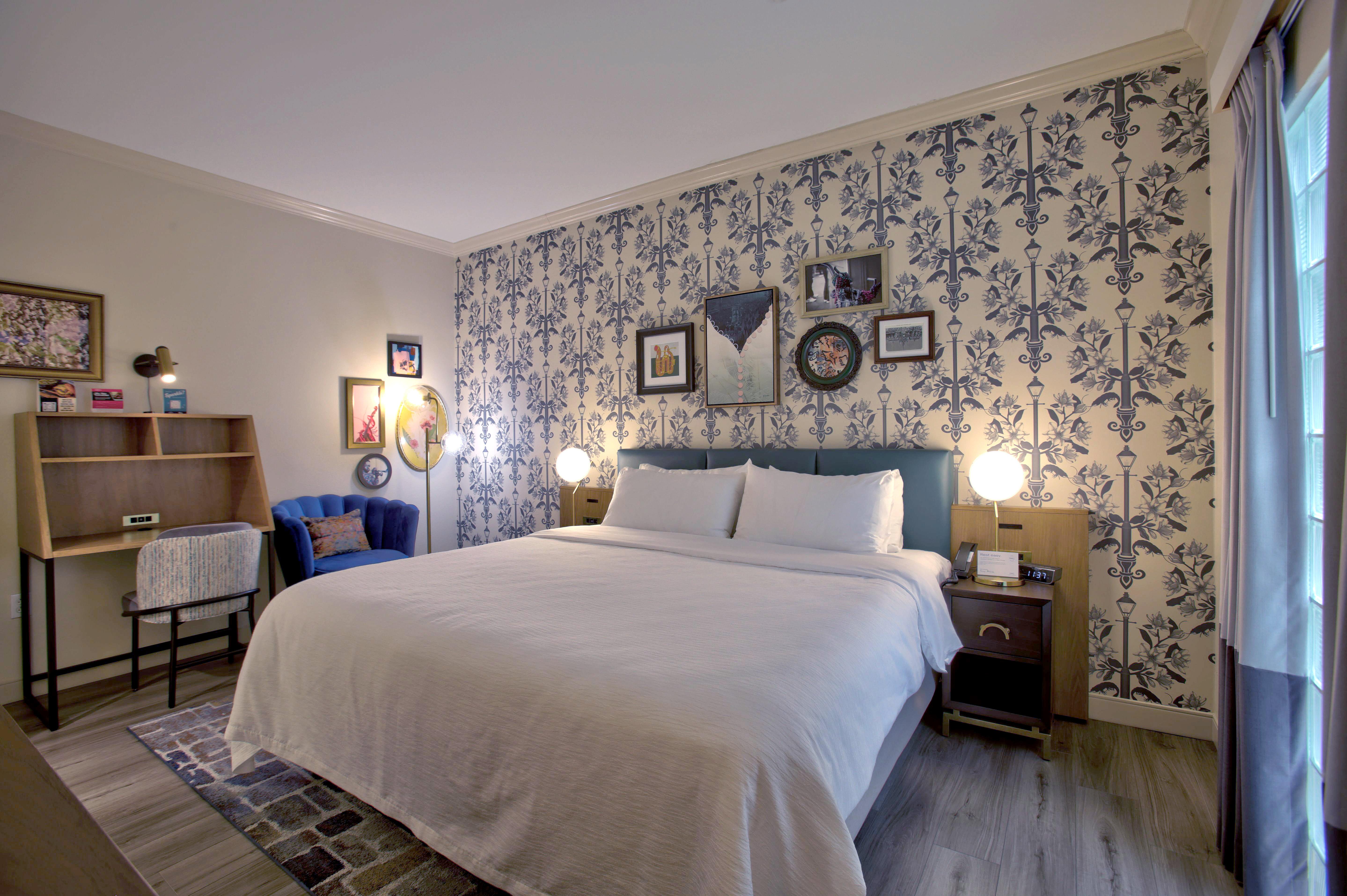 Inner, King Bed