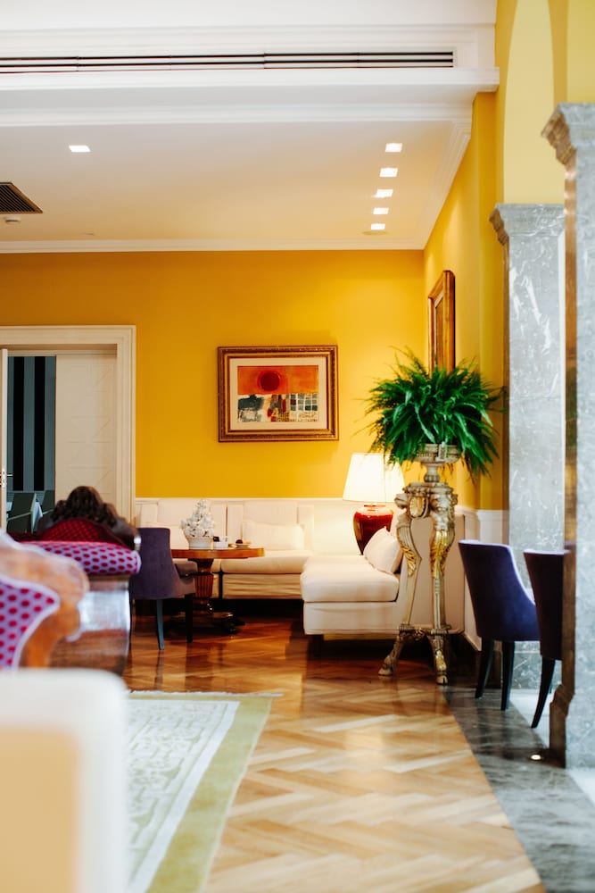 The Ashbee Hotel 44/77