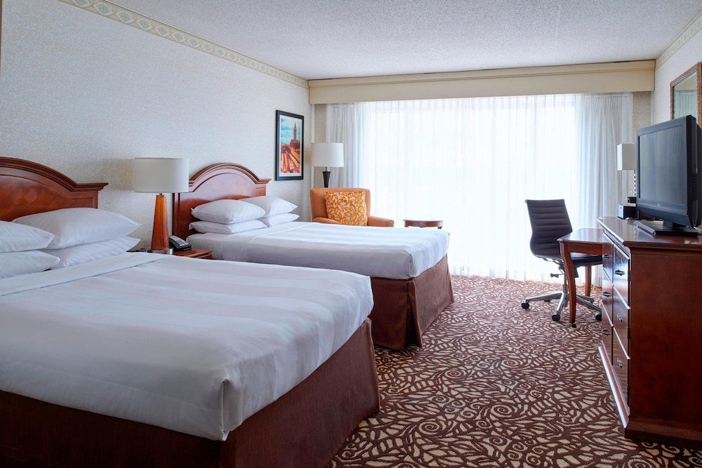 غرفة بسريرين مزدوجين، Marriott Milwaukee West 2/10