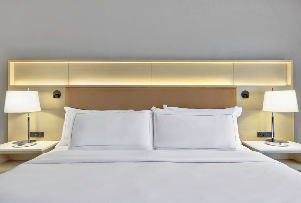DoubleTree by Hilton Davenport 18/57