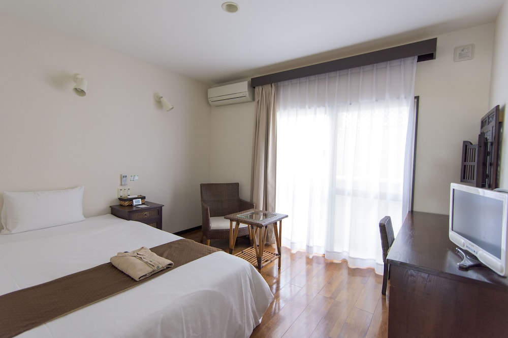 ROOM, SEMI DOUBLE BED