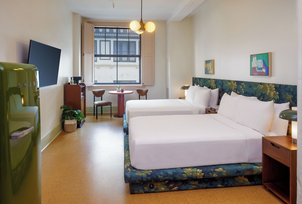 ROOM, 2 QUEEN BEDS