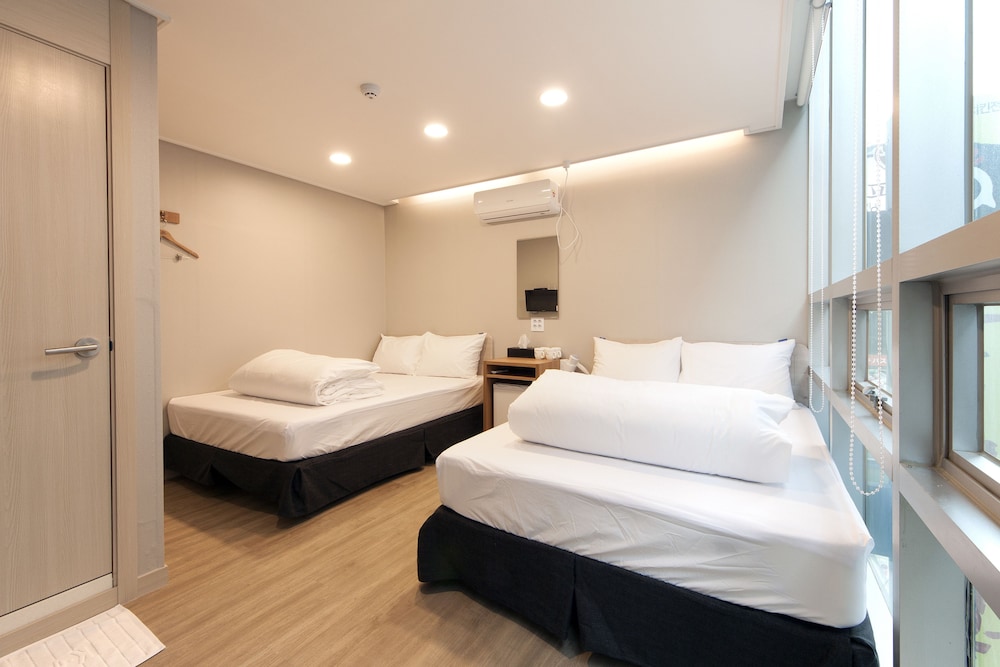OYO Hostel Myeongdong 1 32/63