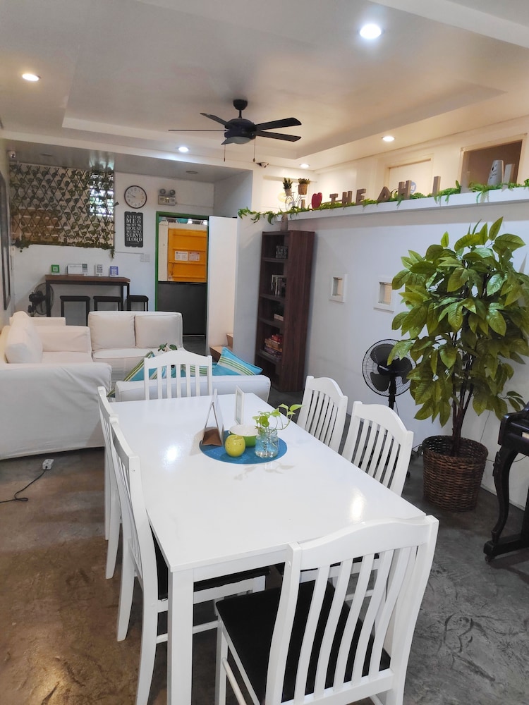 Crossroads Hostel Manila 37/46