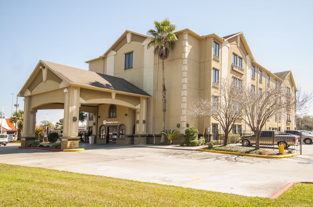 Holiday Inn Express Hotel Suites Houston North Intercontinental 1/48