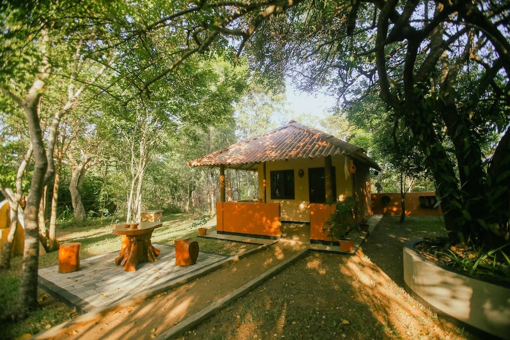 Niyagala Lodge 5/50
