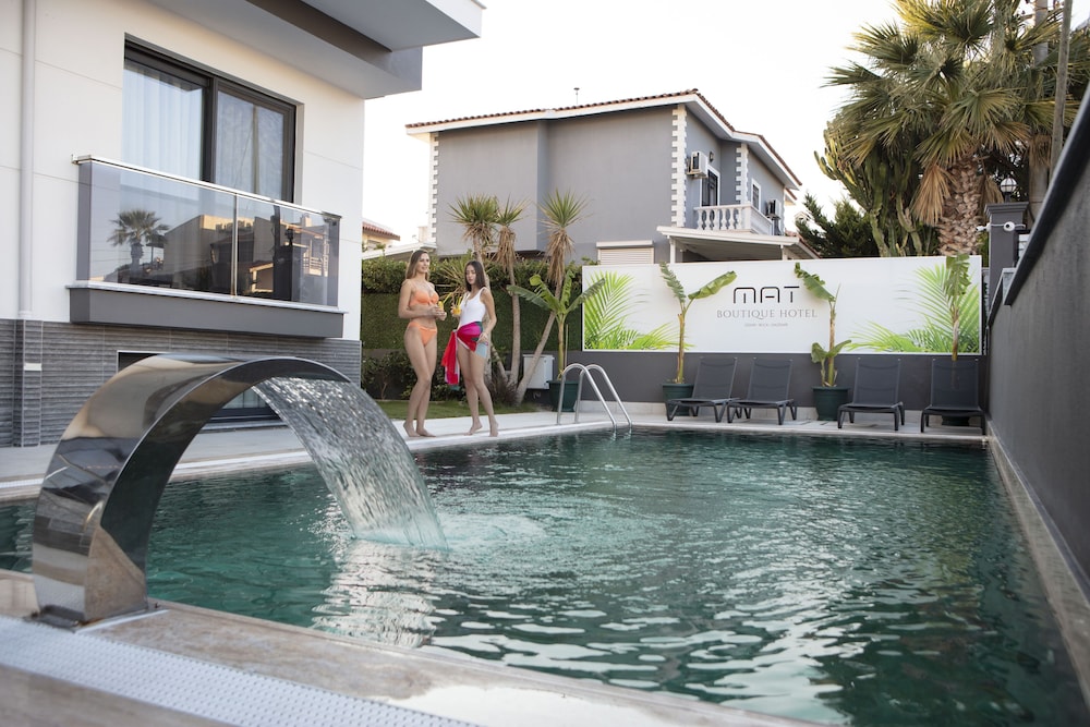 Mat Boutique Hotel 33/36