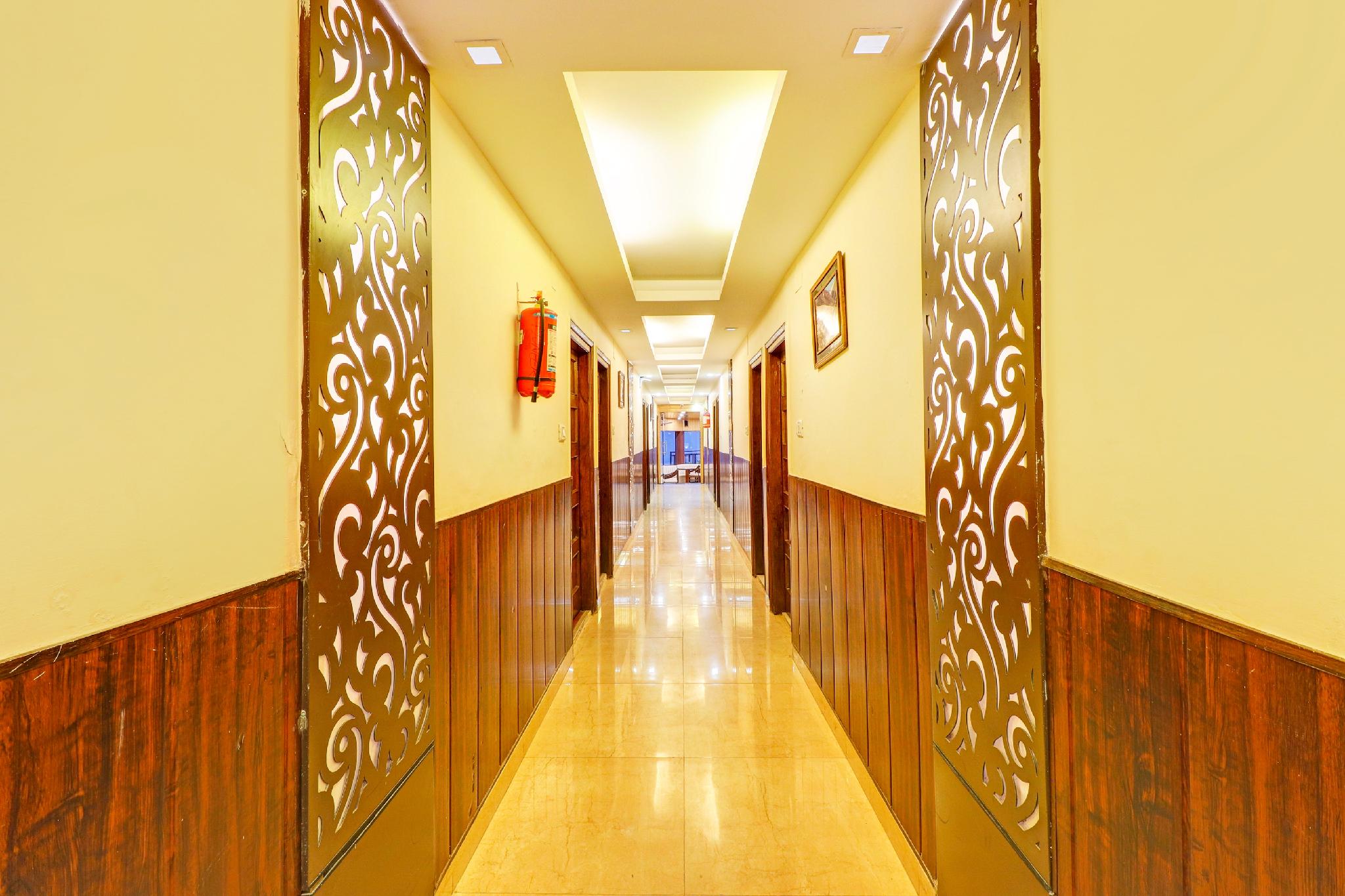 Capital O 3639 Hotel Pioneer 4/33
