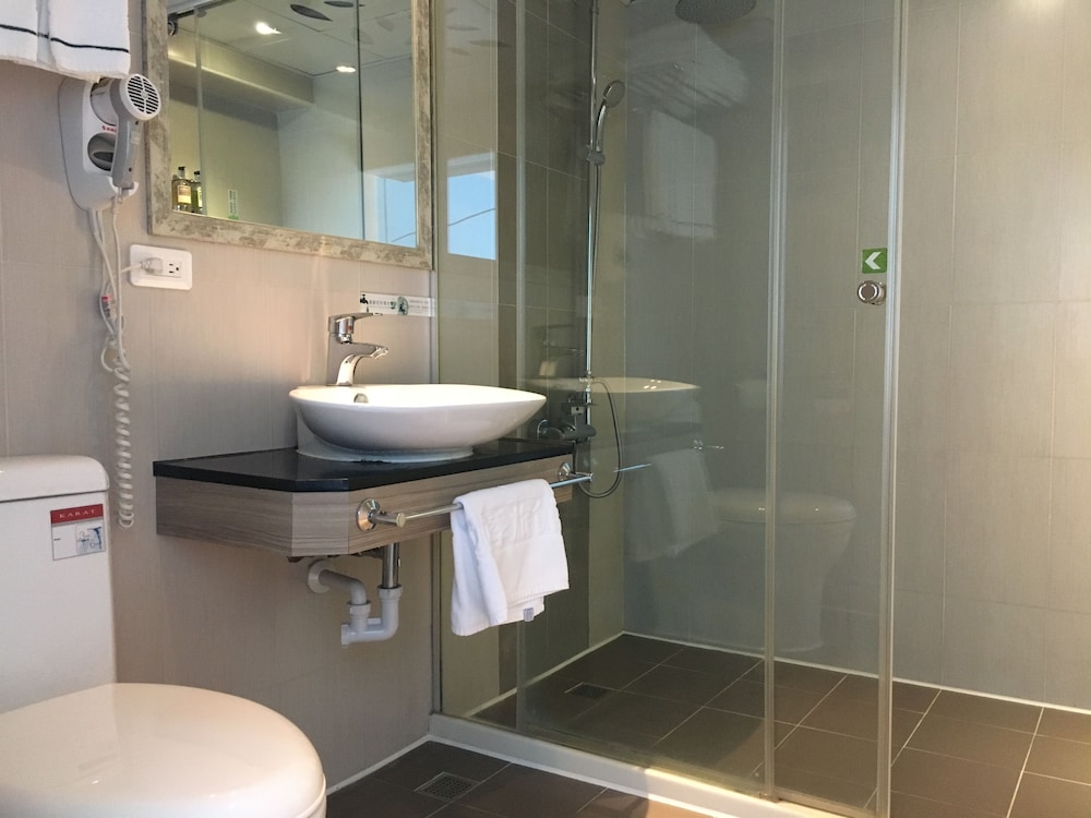 R8 Eco Hotel 25/27